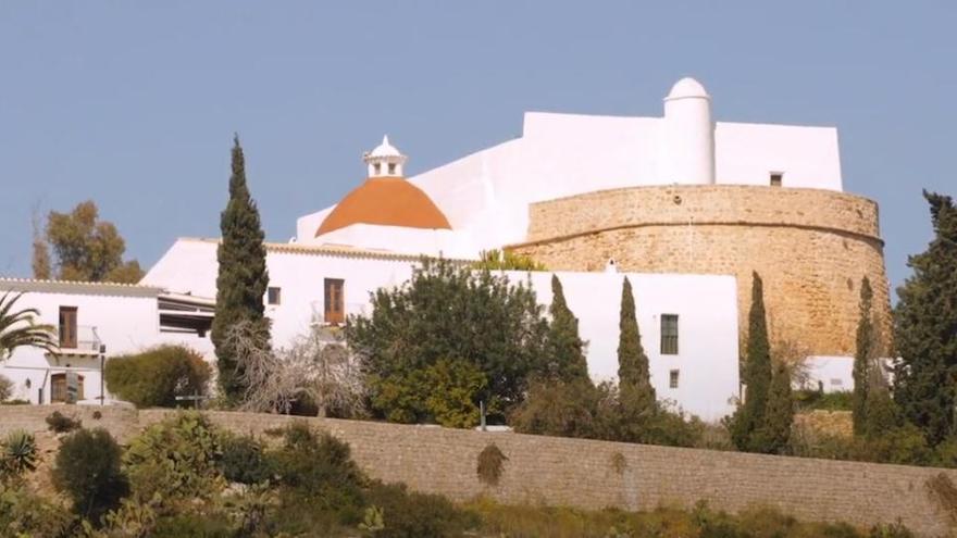 Arde el cenador de una vivienda en Santa Eulària