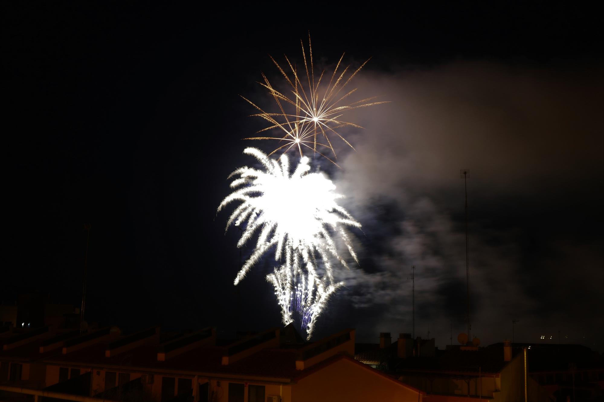 Figueres tanca les Fires i Festes de la Santa Creu amb un castell de focs