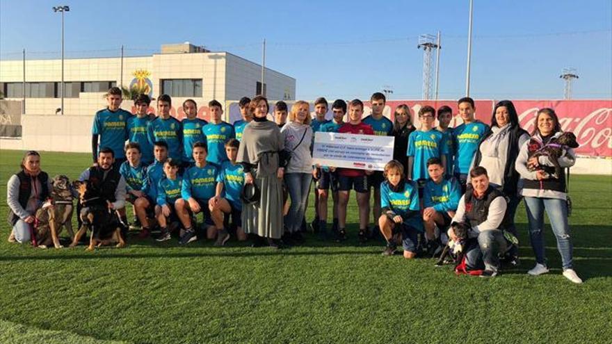 El club amarillo recauda 1.000 euros para AUPA