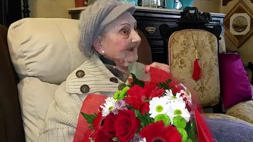 Homenaje a Luisa Cabello, la maestra más longeva afiliada a ANPE, de 103 años