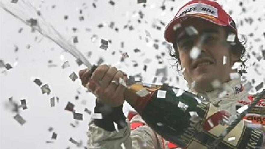 Alonso: &quot;El campeonato estaba en juego entre tres pilotos&quot;