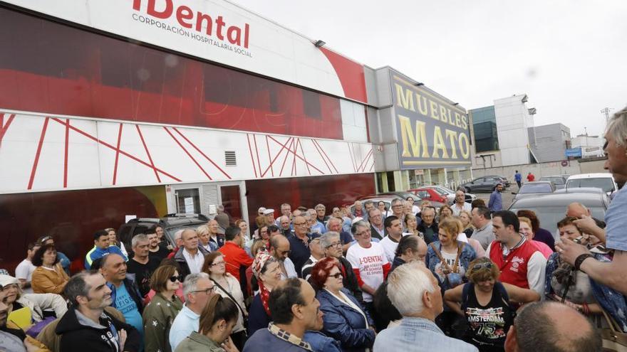 Los peritos alegan &quot;mala praxis&quot; en la atención de iDental a un cliente gijonés