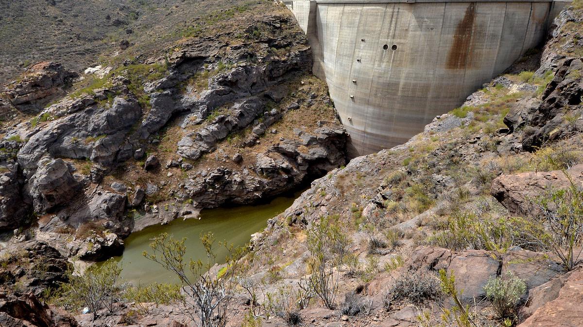 Muro de la presa de Soria, entre los municipios de San Bartolomé de Tirajana y Mogán.
25/08/2017 MOGÁN. Estado actual de la presa de Soria. Foto: SANTI BLANCO