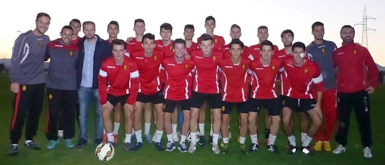 Plantel del División de Honor Juvenil del Mallorca.