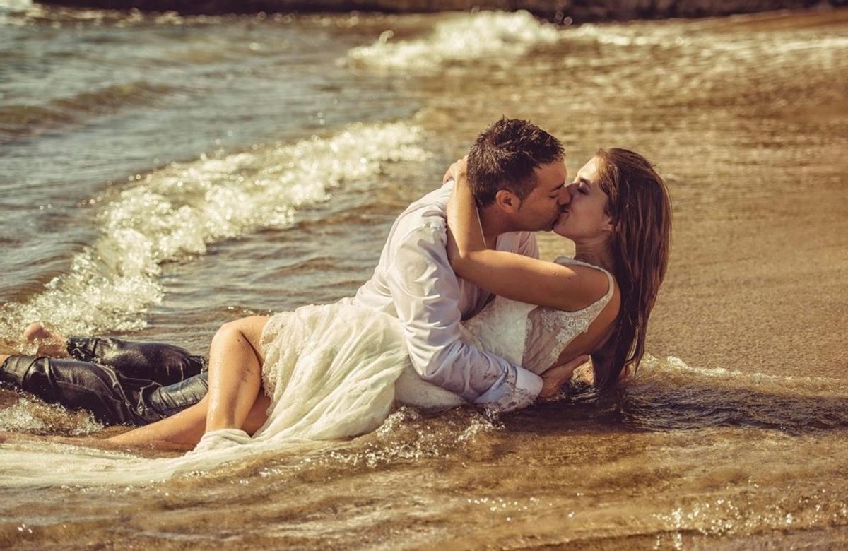 Trash the Dress: en la playa