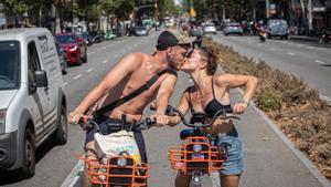 La mobilitat a Barcelona després de la pandèmia: més gent caminant i en bici que mai