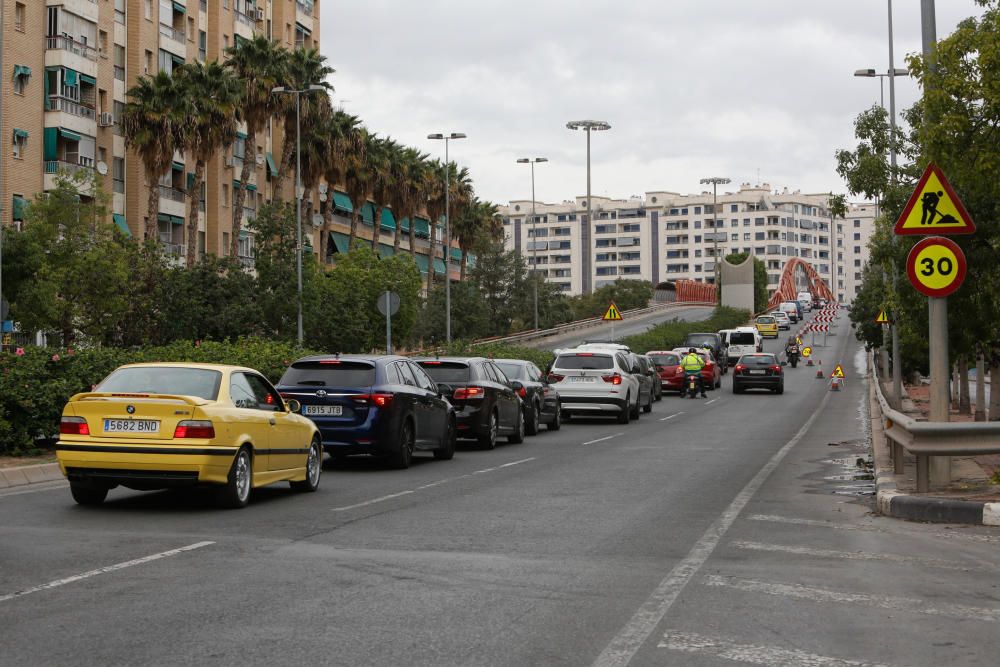 Atasco en el Puente Rojo de Alicante