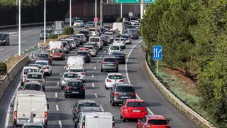 ¿Puedo llamar por teléfono a la DGT para saber el estado de las carreteras?