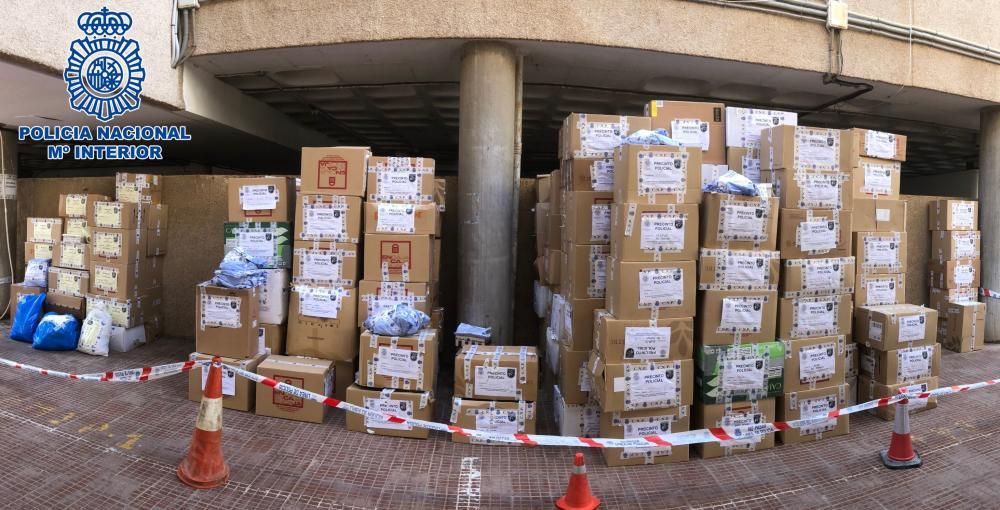 Detenidas 34 personas por vender productos falsificados en Playa del Inglés