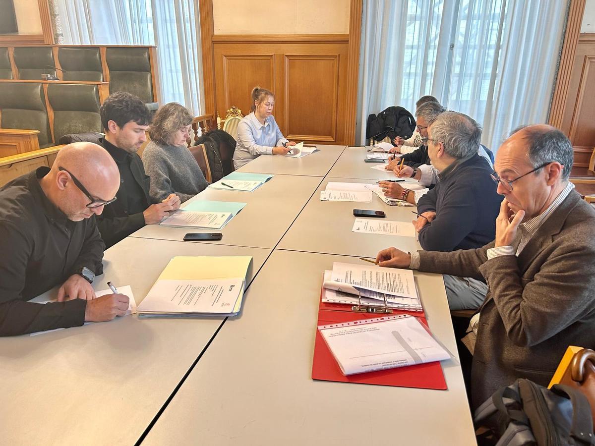 Xuntanza de Compostela Rupestre, este mércores no salón de plenos do Concello de Santiago.