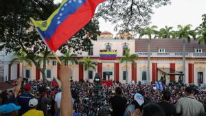 Una manifestación a favor de Maduro recorre Caracas