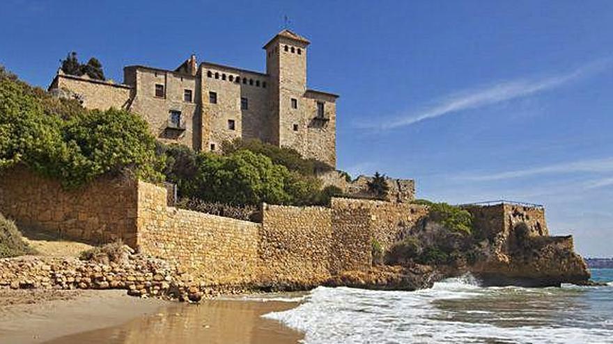 En el recorregut d&#039;Altafulla a Tarragona es pot contemplar el castell de Tamarit