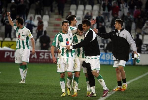 El Córdoba CF vence en el Arcangel por dos a cero al Real Valladolid