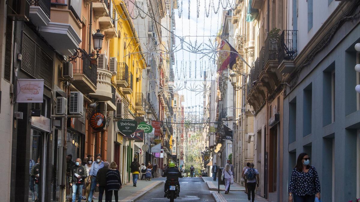 La calle Gerona, una de las más comerciales de Alicante