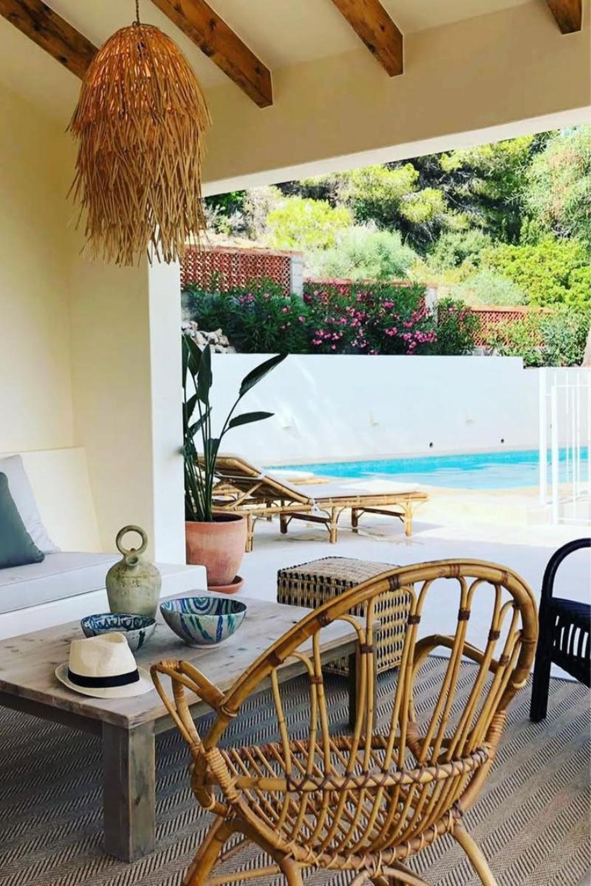 Zona de la piscina en la casa de verano de Javier Cámara