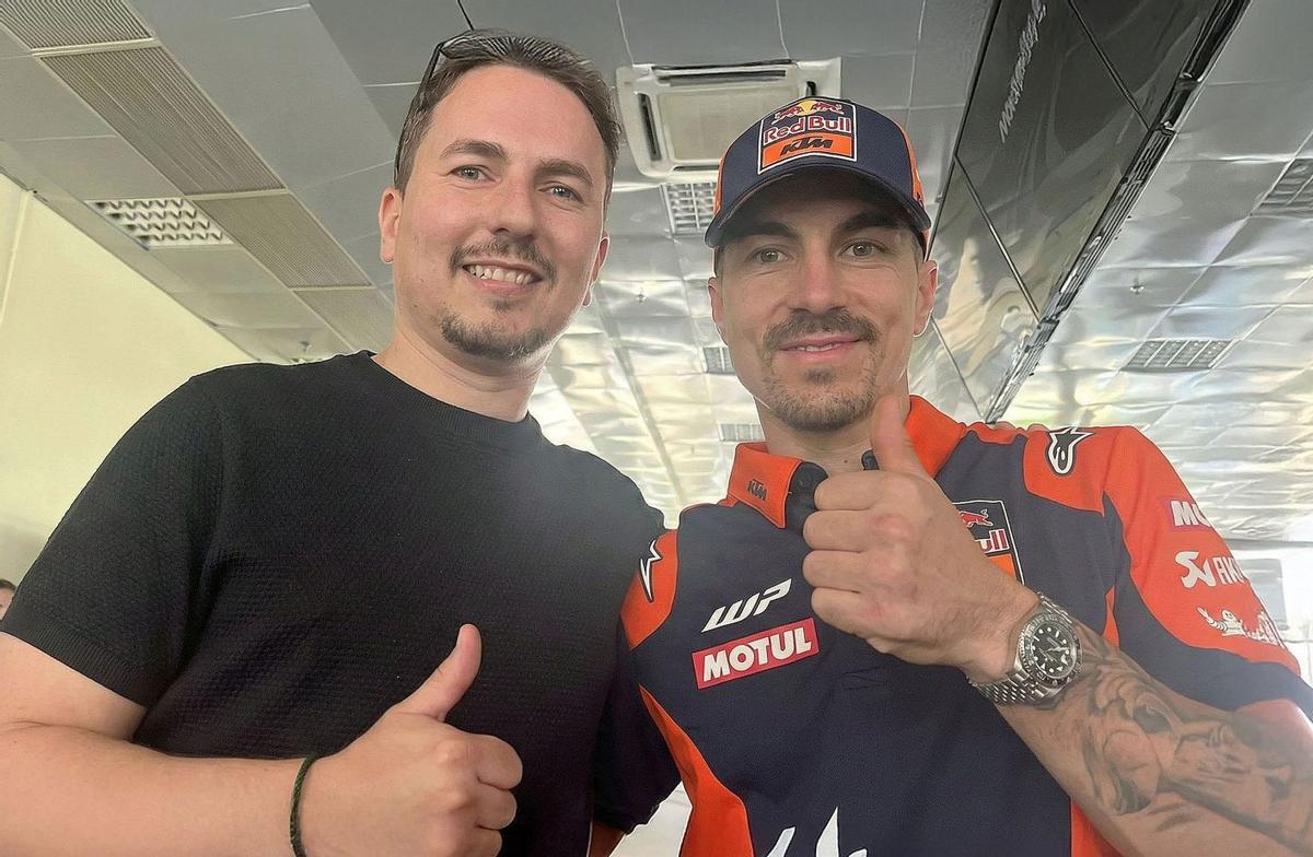Jorge Lorenzo y Maverick Viñales estrenaron, ayer, en Malasia, su nueva colaboración.