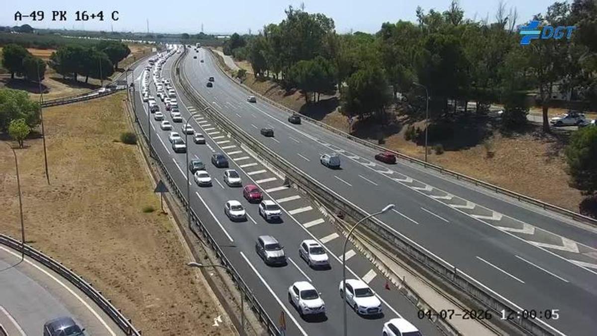 Imagen este sábado en la A-49 hacia Huelva.