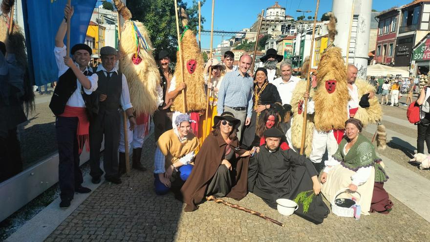 Los Sidros y Comedies de Valdesoto brillan en el Festival Internacional de Máscaras Ibéricas celebrado en Portugal