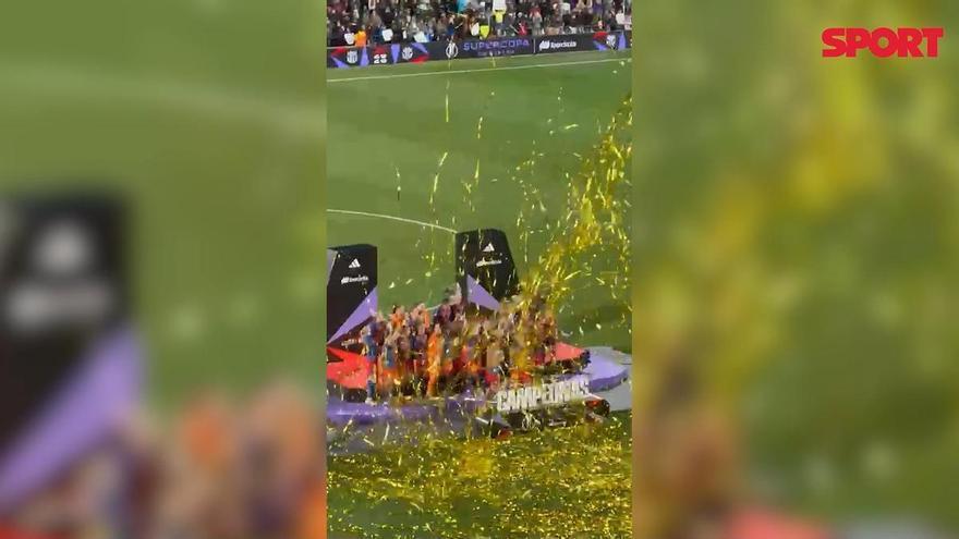 Así han levantado las jugadoras del FC Barcelona su sexta Supercopa de España