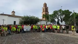 Marcha de protesta de Pedro Abad a Morente contra la megaplanta solar del Alto Guadalquivir