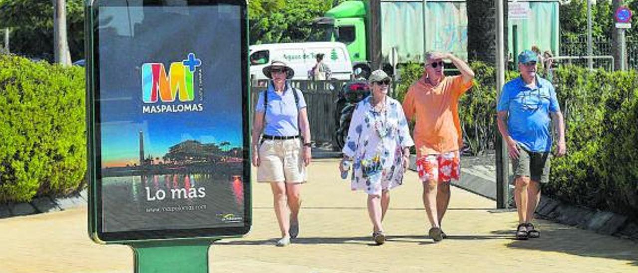 Turistas de paseos por el Sur de Gran Canaria. | |