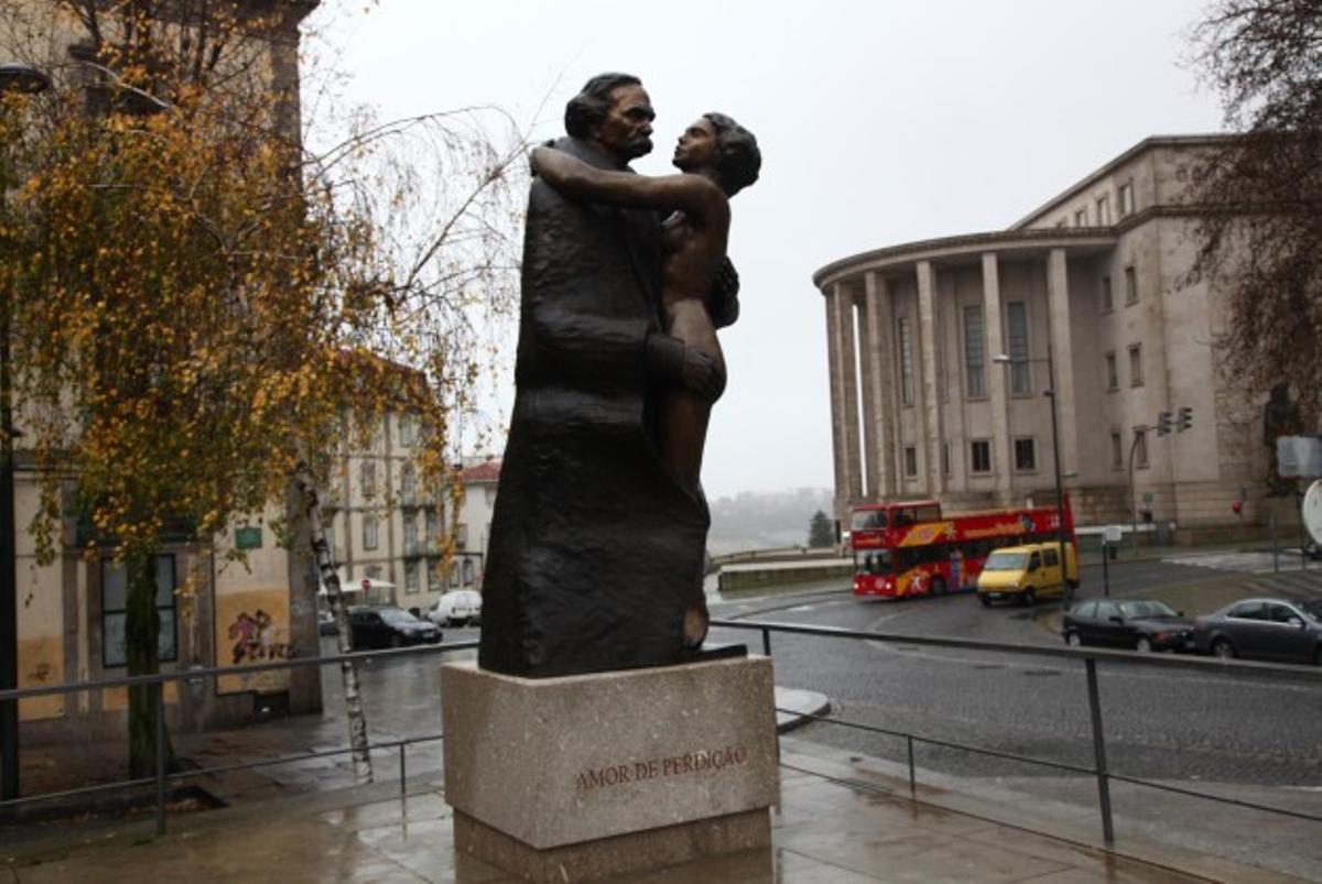 ESCULTURA PORNOGRÁFICA OPORTO: Polémica en Portugal por la pieza de ...