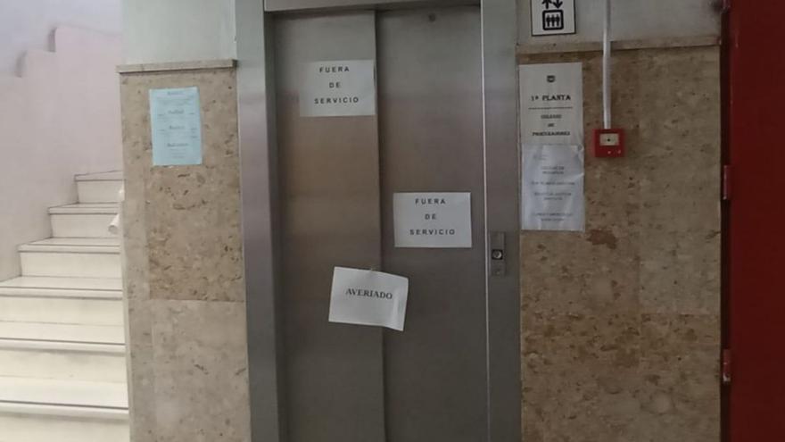 Los juzgados de Fuengirola llevan sin ascensor desde el mes de diciembre