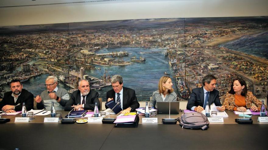 Un momento de la reunión del consejo de administración del Puerto de València, ayer.
