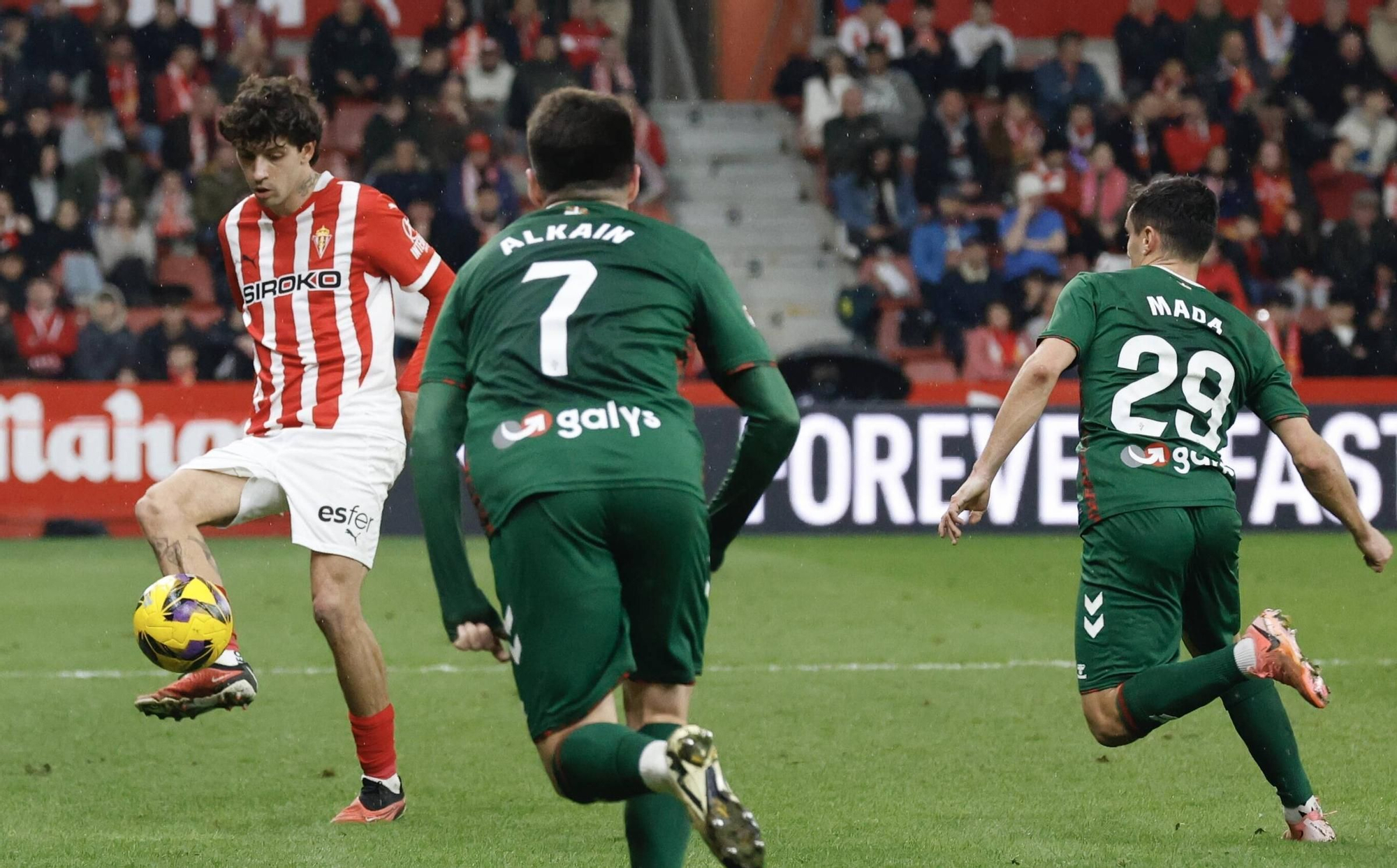 El partido entre el Sporting y el Eibar, en imágenes