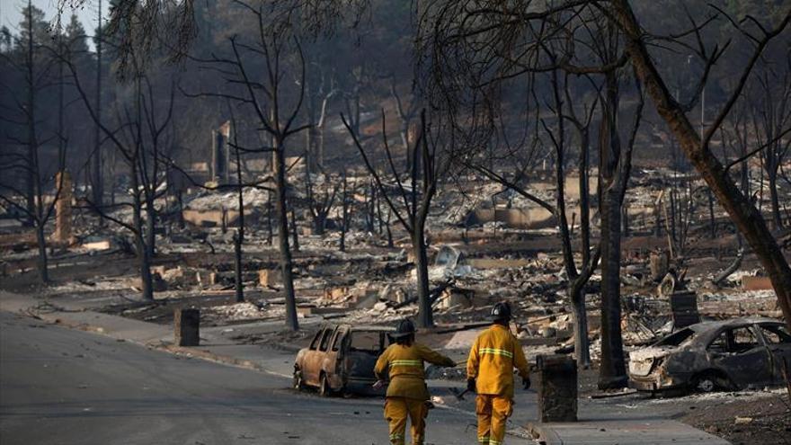 Los incendios de California dejan ya 35 muertos y 100.000 evacuados