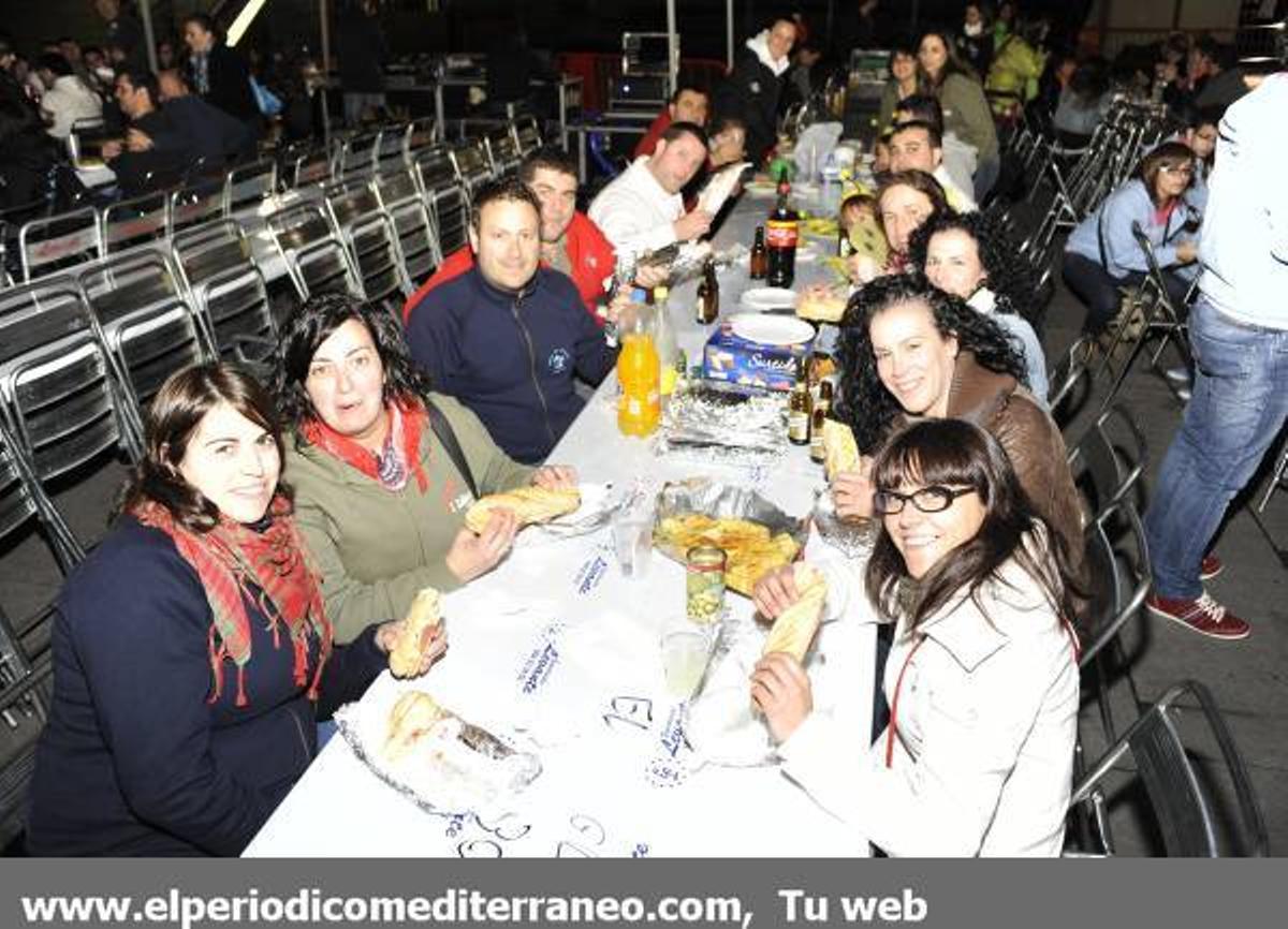GALERÍA DE FOTOS - Cena de peñas en Vila-real
