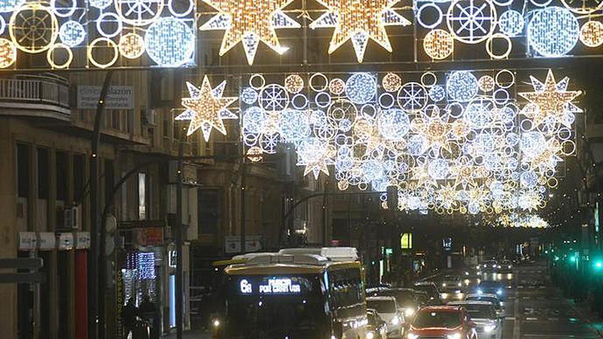 Las luces de Navidad en la Gran Vía de Murcia.