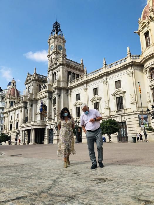 Así luce ya la plaza del Ayuntamiento tras la peatonalizacion