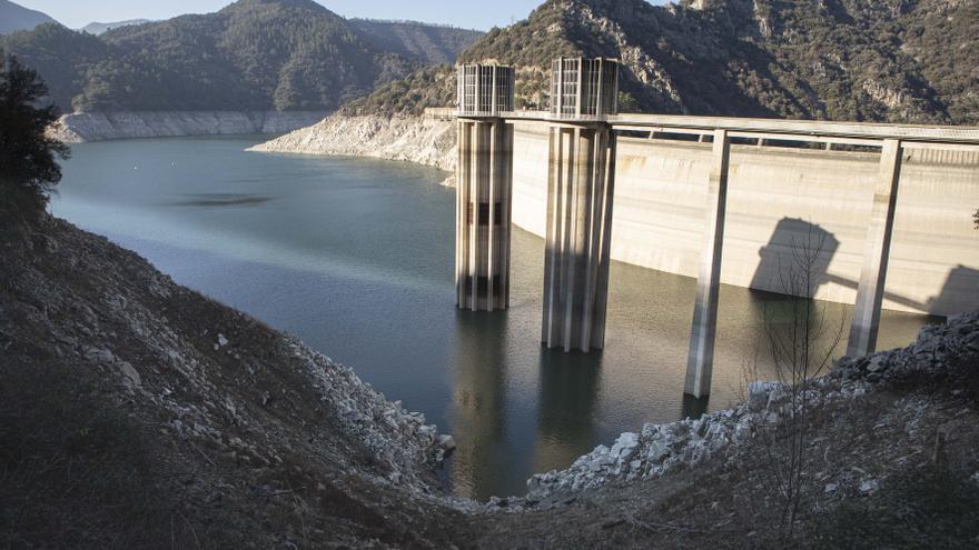 Un de cada tres pobles en alerta per sequera supera el consum d’aigua