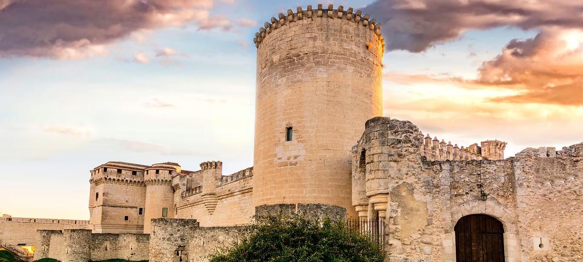 Esta villa medieval entre pinares no pasa desapercibida porque es uno de los pueblos más bonitos de Segovia