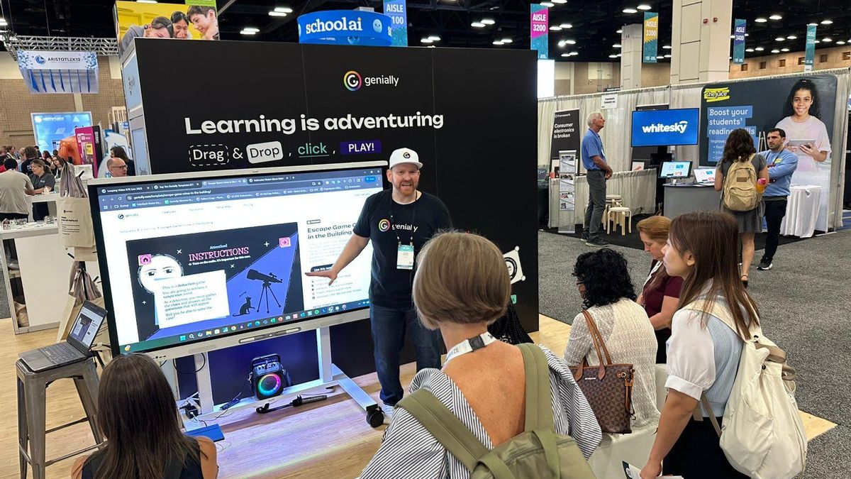 La empresa cordobesa Genially está logrando un notable crecimiento de clientes en Estados Unidos. En la imagen, James Flaskamp, responsable de la comunidad de usuarios de Genially en Norteamérica, hablando en el International Society for Technology in Education 2025, en San Antonio (Texas), con 17.000 participantes, casi todos docentes y directores de centros educativos.