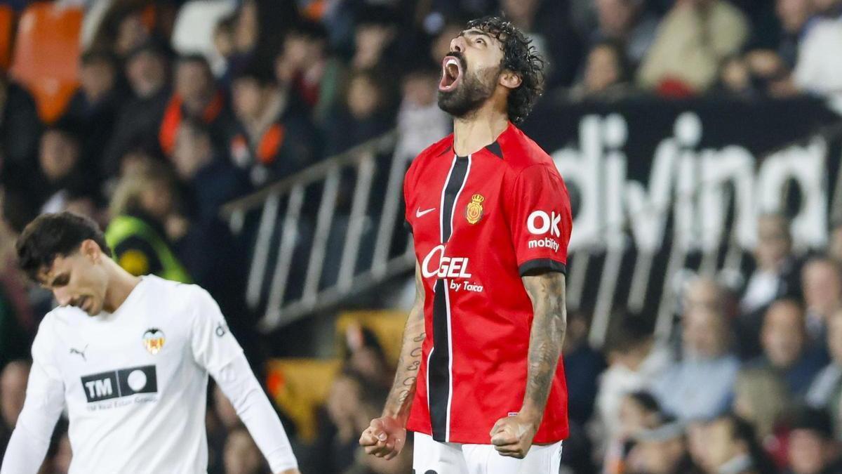 Samu Costa se lamenta tras una ocasión.