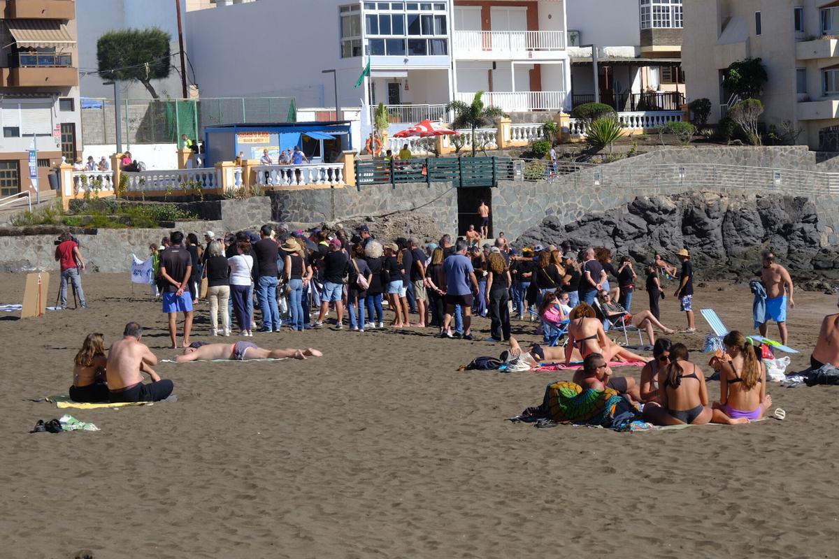 Manifestación contra las jaulas marinas en la costa de Telde