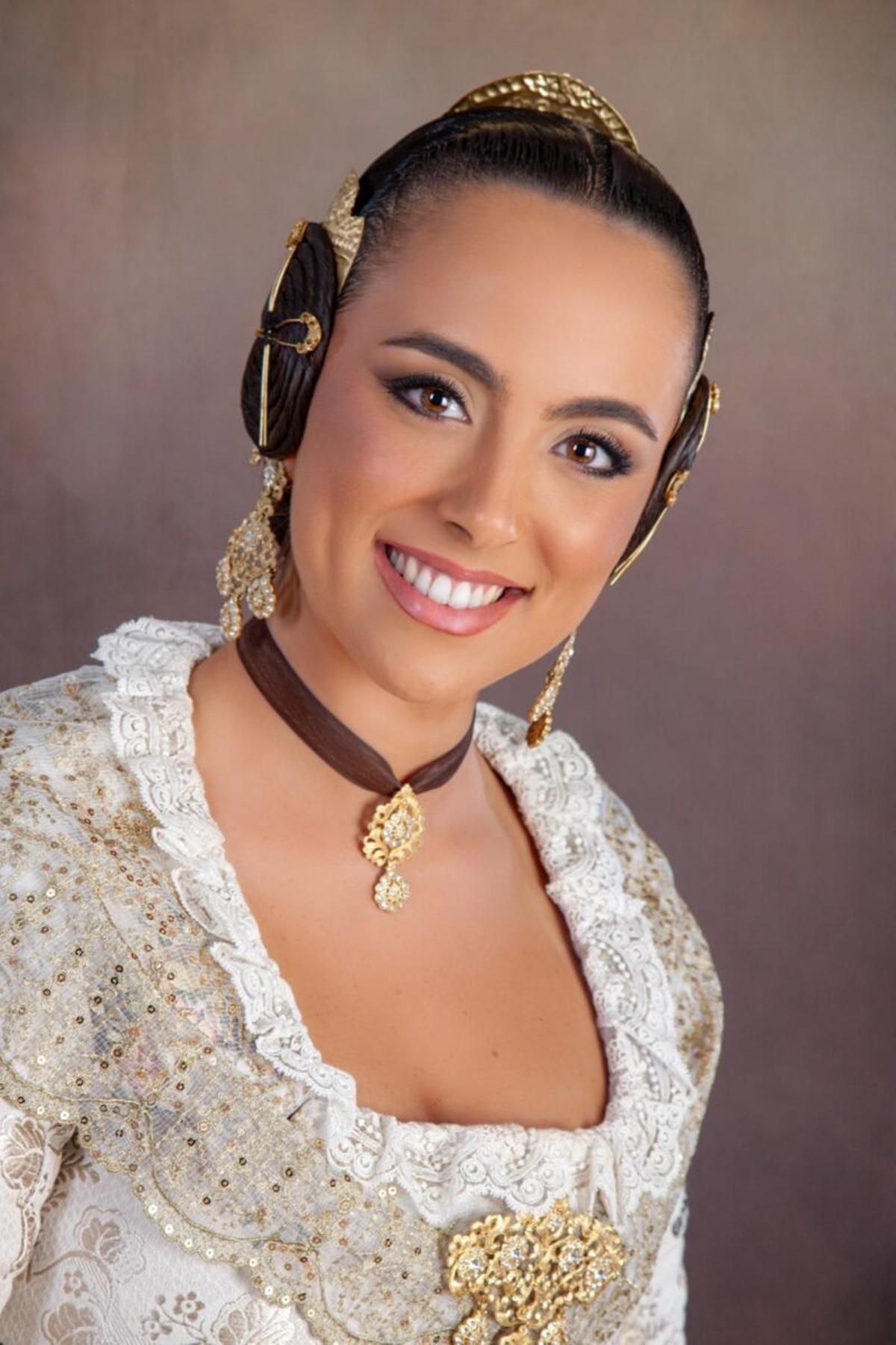 LA ROQUETA-ARRANCAPINS - Paula Mayoral Olmos (Dr. Gil y Morte-Dr. Vila Barbera)