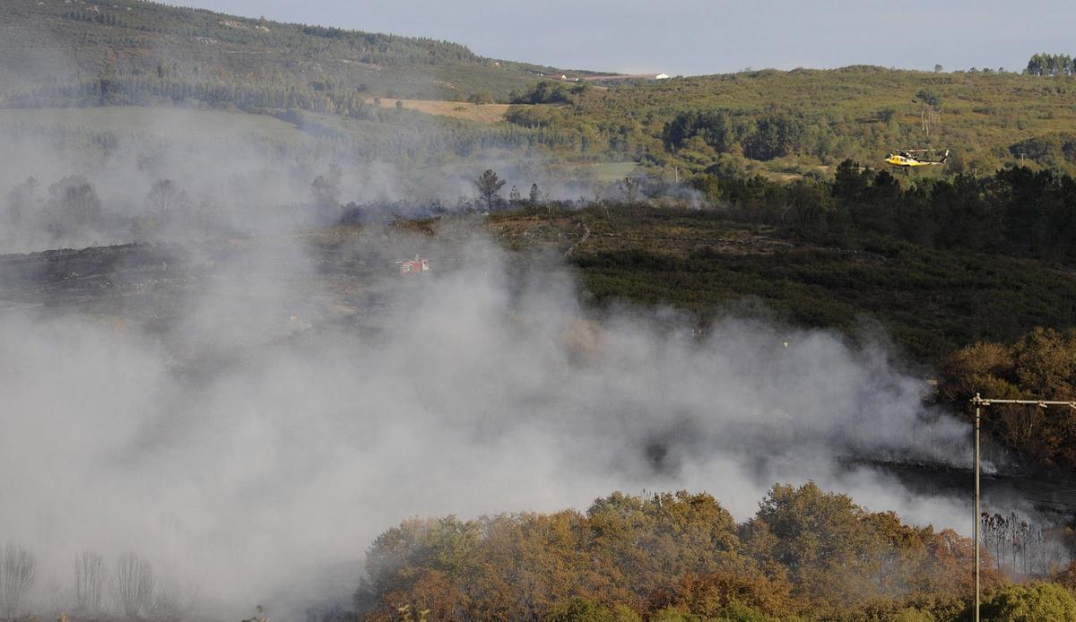 Incendio en Carboentes, en Rodeiro, el pasado mes de octubre.