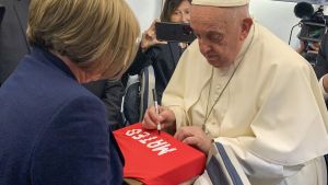 El papa Francisco llega a Indonesia, el país con más musulmanes del mundo