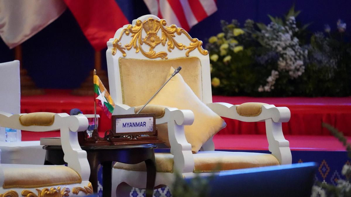 La silla vacía de la representación birmana en ASEAN.