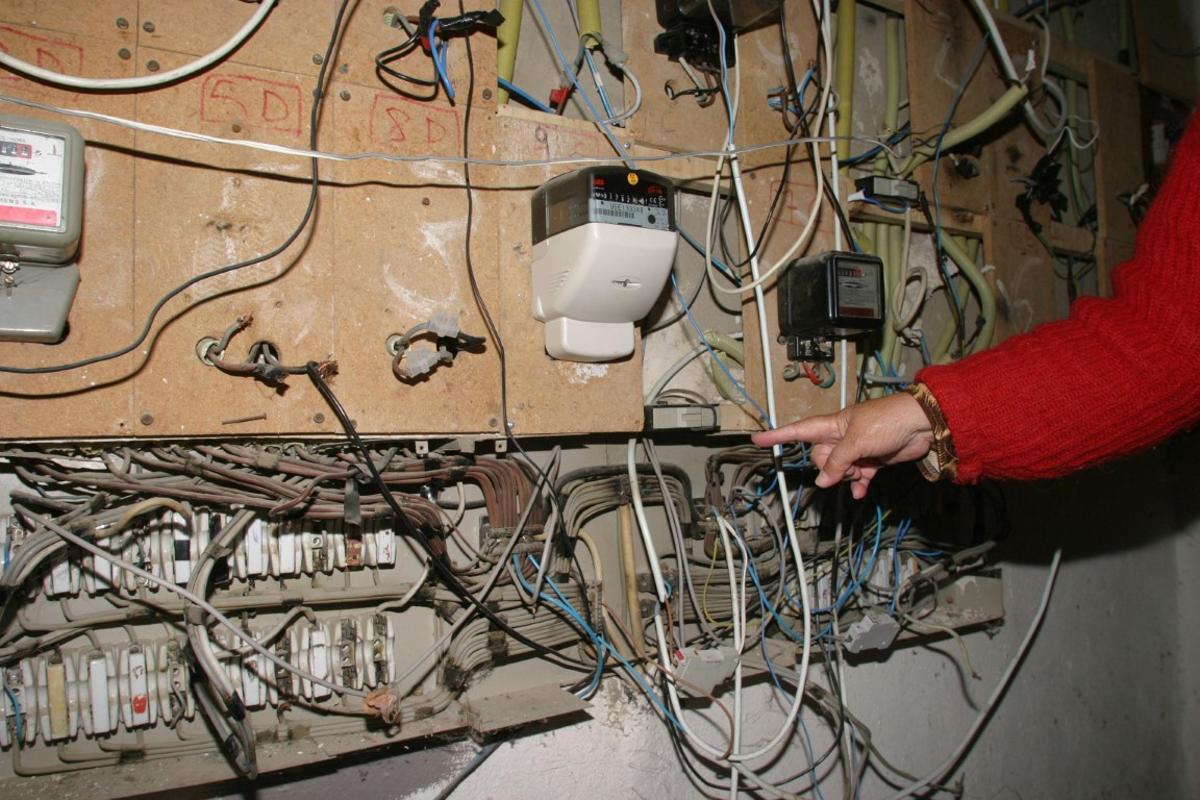 Cuadro de electricidad en un bloque de la calle Eume, en La Palma, en una foto de archivo.