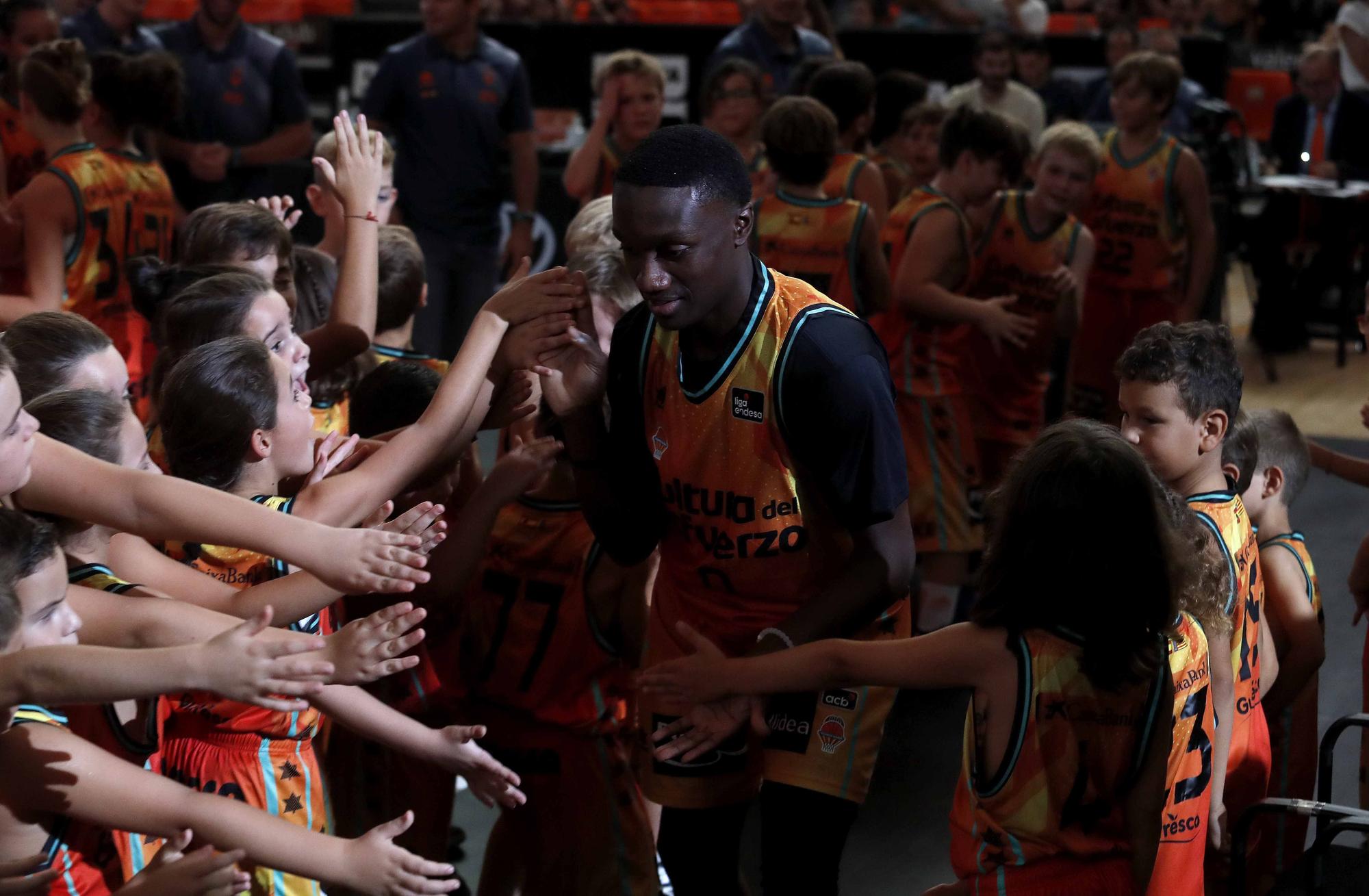 Presentación del Valencia Basket en La Fonteta