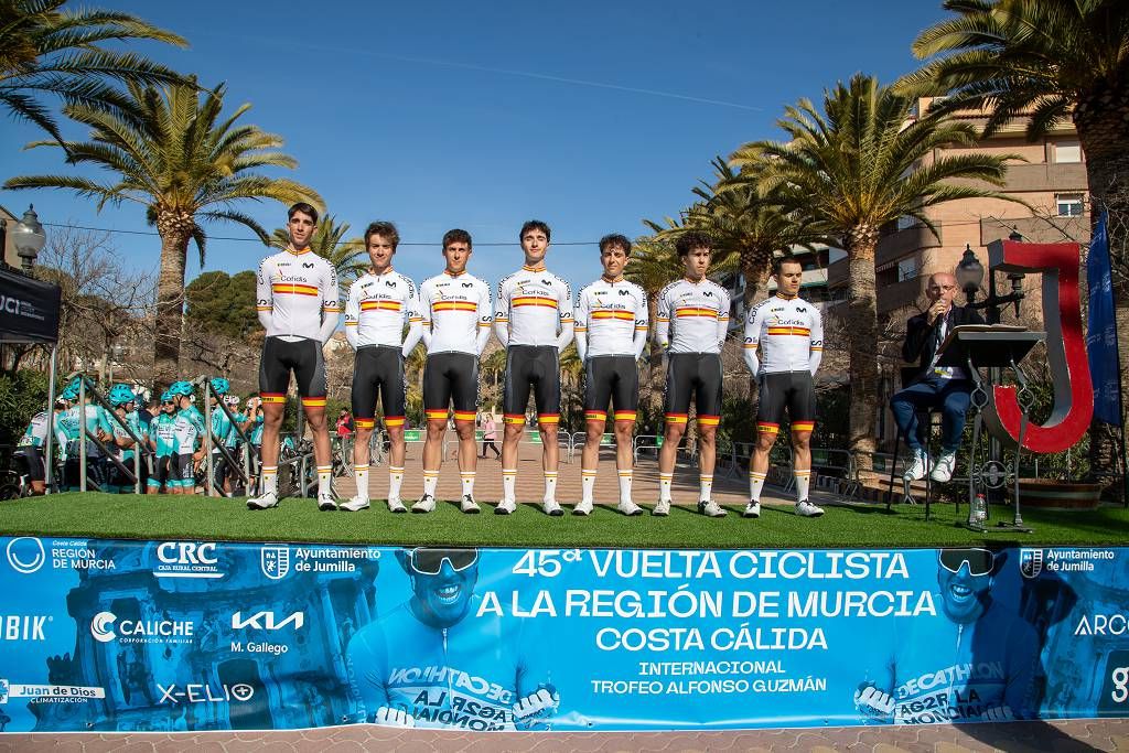 Vuelta Ciclista a Murcia: imágenes de la salida en Jumilla