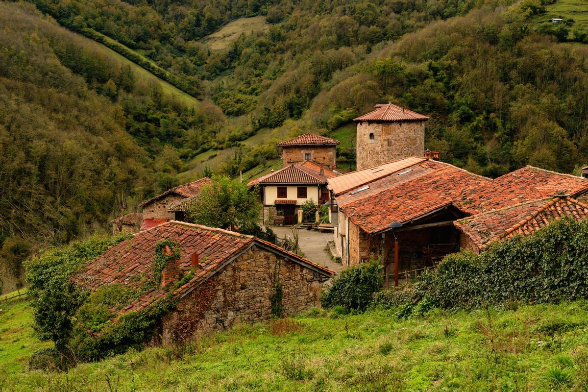 En las montañas de Asturias hay muchos pueblos a punto de desaparecer