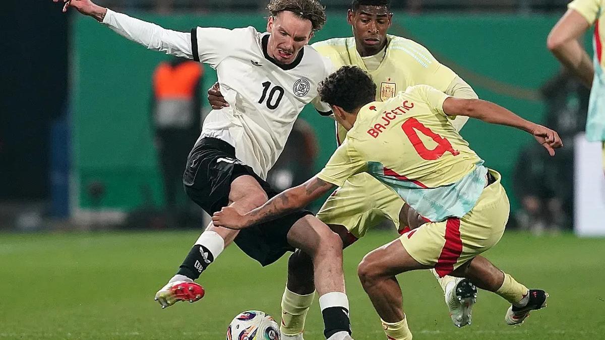 Bajcetic contra Alemania sub-21 junto a Mosquera