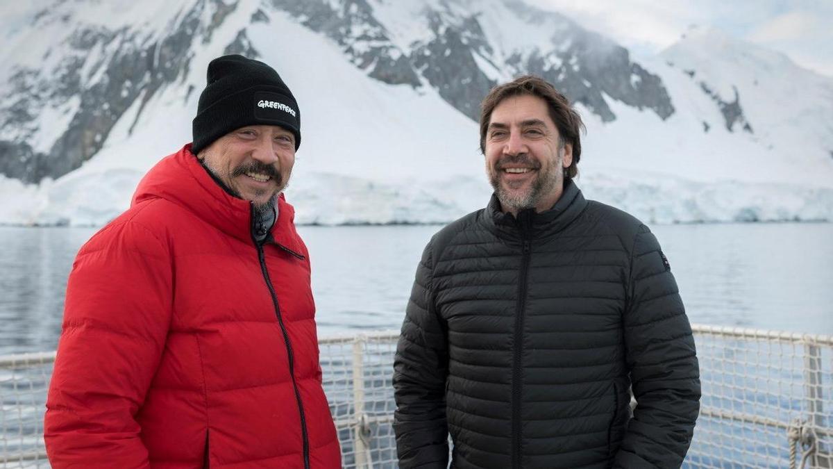 Fotograma del documental &quot;Santuario&quot;, con los hermanos Bardem, en la Antártida.