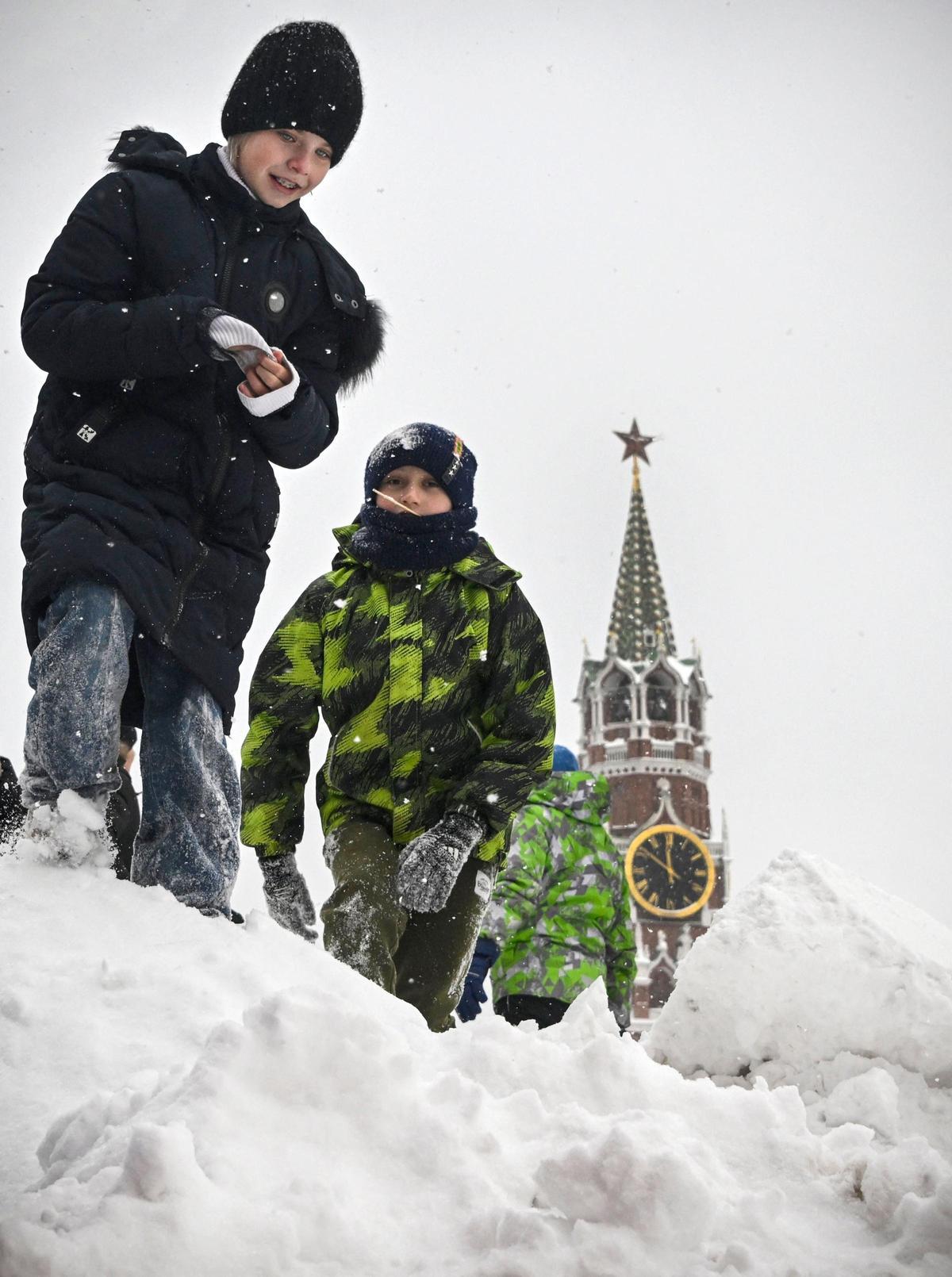 Moscú vive la mayor nevada en 150 años