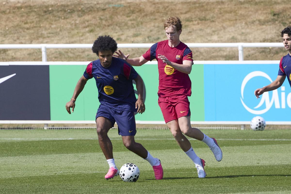Entrenamiento en el Stage de pretemporada del FC Barcelona 2026-2027 en las instalaciones de la selección inglesa de fútbol de Saint George’s Park Hotel Hilton en Birmingham UK Foto: Dani Barbeito. karim adeyemi . jordi pesquer. barça. pretemporada 2026/2027 . stage . inglaterra . entrenos. entreno 2026/2027. Saint George’s Park